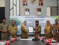 Komitmen Membangun Ekowisata Berbasis Masyarakat, Bupati Serahkan SK Pengelolaan Ekosistem Mangrove Tembudan