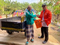 Totalitas Layani Rakyat, Anggota DPRD Asal PKS Bagikan Bantuan untuk Korban Banjir