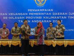 Dukung Pembangunan Zona Integritas, Bupati Berau Serahkan LKPD 2022 ke BPK RI