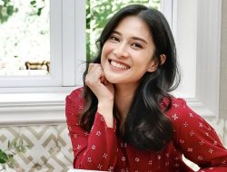 Dian Sastro Mantap Masuk Islam: Gue Tanya Ustaz soal Kiamat, Jawabannya Nyes Banget