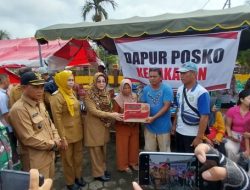 Melaui Posko Kebakaran, Bupati Berau Salurkan Bantuan Untuk Warga Yang Terdampak Dari Kebakaran Di Kec. Gunung Tabur