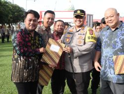 Polres Berau Menggelar Apel Pemberian Penghargaan Bagi Masyarakat Berprestasi