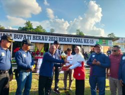 Bupati Berau Pinta Ajang Turnamen Sepak Bola Sebagai Ajang Penjaring Bibit Atlet Bertalenta