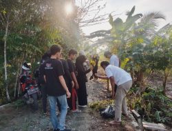 Tanam 100 Pohon Bayur di Pinggir Sungai Karang Mumus