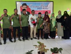 M.Ichasan Rapi Salurkan 13 Unit Alat TIK di Lingkungan Sekolah SDN 05 Tanjung Redeb