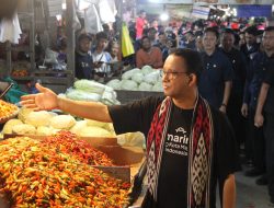 Kedatangan Capres Nomor Urut 1 Anies Baswedan Disambut Meriah Oleh Para Pedagang di Samarinda