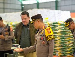 Kapolresta Samarinda Lakukan Pengecekkan Stok Beras