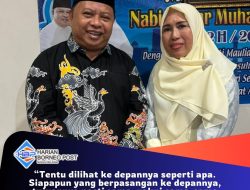 Pertemuan Dua Tokoh Besar Diwarnai Candaan