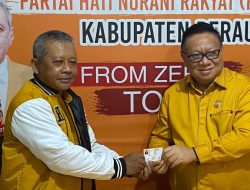 Agus Wahyudi Resmi Terima KTA Dari Partai Hanura Berau