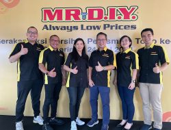 Dalam Rangka Menyambut Pembukaan Toko Ke -800, MR. DIY Gelar Gerakan Aksi Bersih Pasar Pagi Dermaga Mahakam
