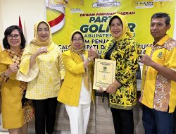 Menjadi Bacalon Dari Partai Golkar, Sarifatul Serahkan Berkas Pendaftarannya