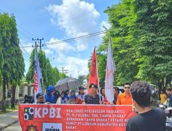 Komite Rakyat Melawan Gelar Aksi Demo di Depan Kantor Gubernur