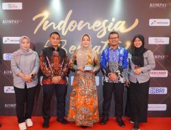 Kembali, Bupati Sri Juniarsih Raih Penghargaan Nasional