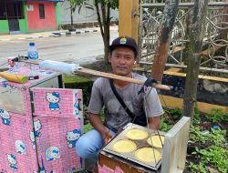 Terang Bulan Mini, Jajanan Legendaris yang Terus Bertahan Selama 20 Tahun
