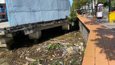 Kebiasaan Buruk Buang Sampah ke Sungai Jadi Perhatian DLHK Berau