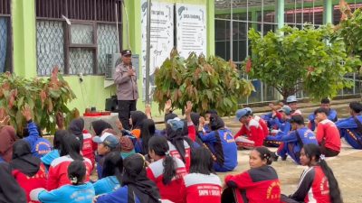 Polsek Segah Edukasi Pelajar SMKN 5 Berau tentang Bijak Bermedia Sosial