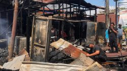 Kebakaran Hebat di Rinding, Enam Bangunan Hangus Dilalap Api