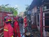 Nyaris Ludes Dilalap Api, Kontrakan Kayu di Tanjung Redeb Selamat Berkat Respon Cepat Damkar