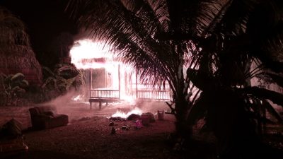 Kebakaran Hebat Landa Rumah Warga di Sei Bebanir Bangun, Petugas Pemadam Masih Berjibaku dengan Api